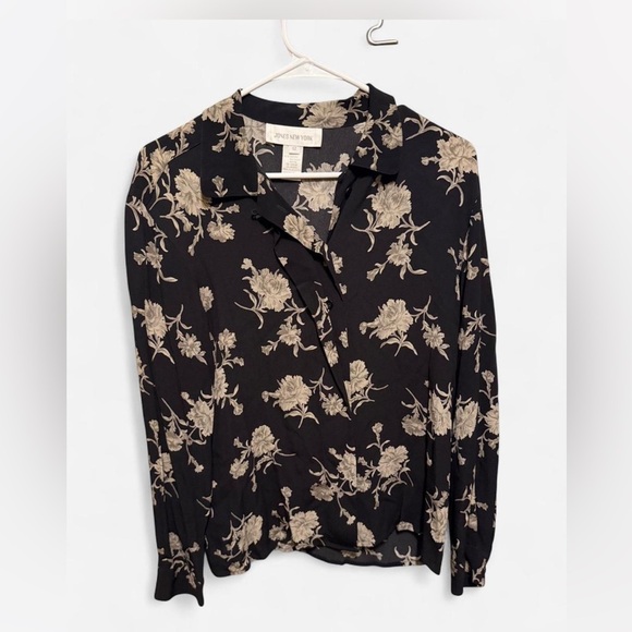 Vintage 90s Jones New York Black and Cream Floral Button Down Blouse - Picture 8 of 8